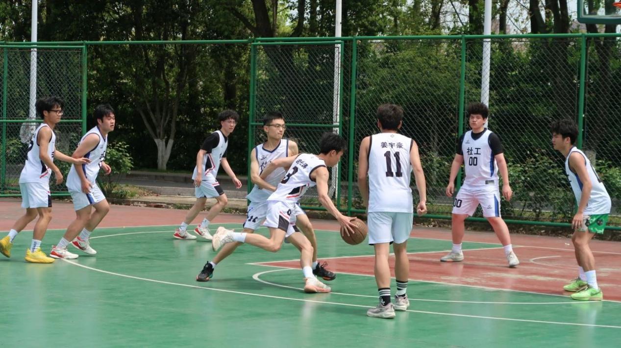 筑梦新时代,运动展风采——beat365英国官方网站专业对专业篮球赛圆满落幕